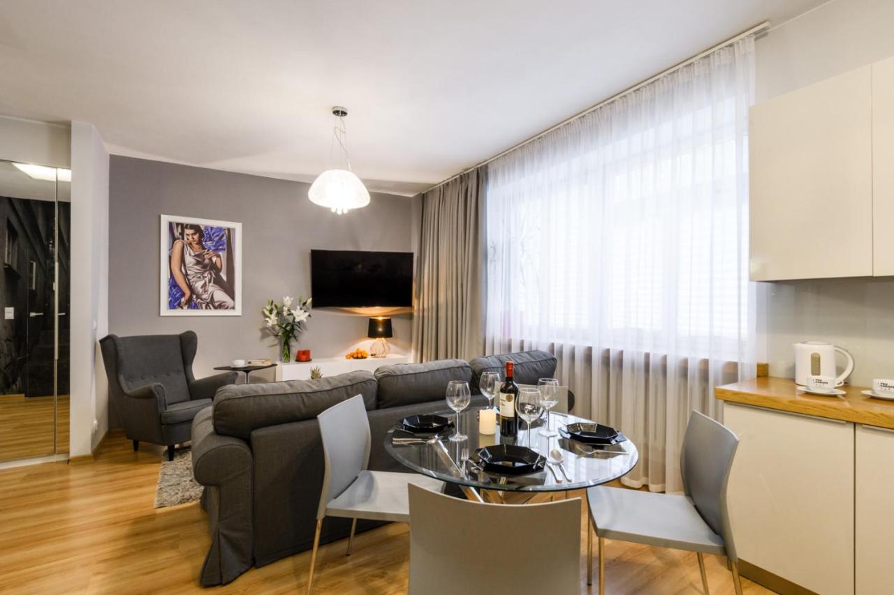 Nr 1 Europa22 Centrum Apartment Old Town Warsaw Stare Miasto Historyczna Kamienica Umiejscowiona W Zabytkowej Czesci Warszawy Obok Parku Multimedialnego I Barbakanu Parking 24H Sniadanie Opcjonaln Breakfast Optional Check In From 14 Pm Parter Ground Kültér fotó
